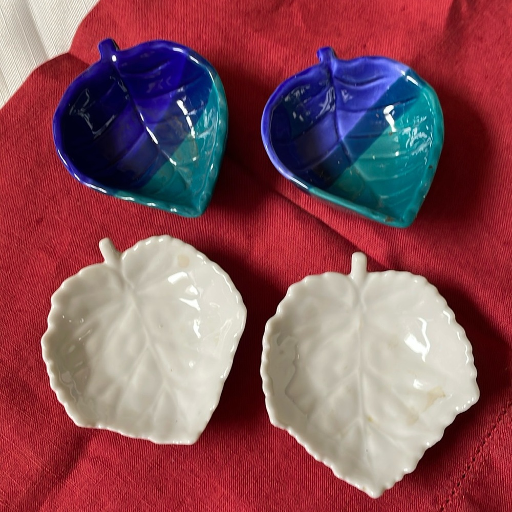 Lot of 4 porcelain ceramic leaf shaped mini bowls teabag caddy nut candy dish